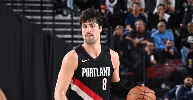 华体会正版下载-霍勒迪30+6阿夫迪亚28+11+8 开拓者客场战胜快船