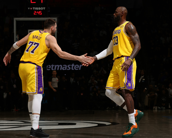 华体会安全通道-东契奇和里夫斯的出色表现，詹姆斯如何评价？湖人重返前三在变强|掘金|NBA常规赛|奥斯汀·里夫斯|卢卡-东契奇|洛杉矶湖人队_新浪体育_新浪新闻